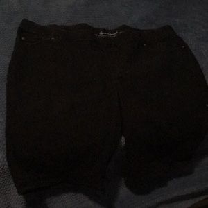 Size 20w black Gloria Vanderbuilt Bermuda Shorts